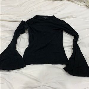 Long sleeve with flared wrist